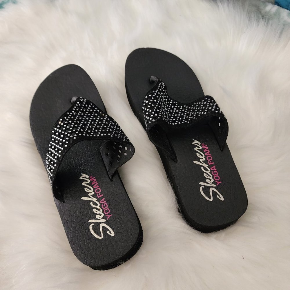 Black Sketchers Sandals Flip Flops - Picture 3 of 5